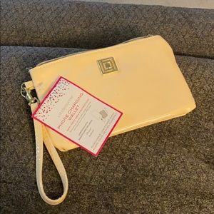 Liz Clairborne Phone Charging Wallet Wristlet!